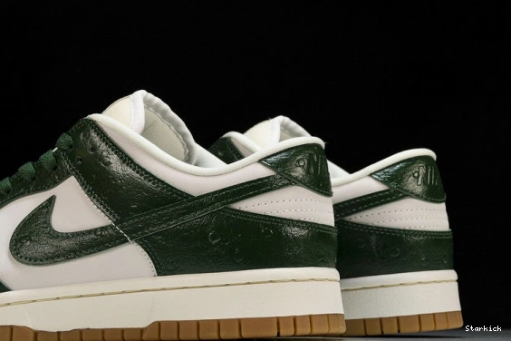 FJ2260-002 Gorge Nike Green Low Dunk 0915